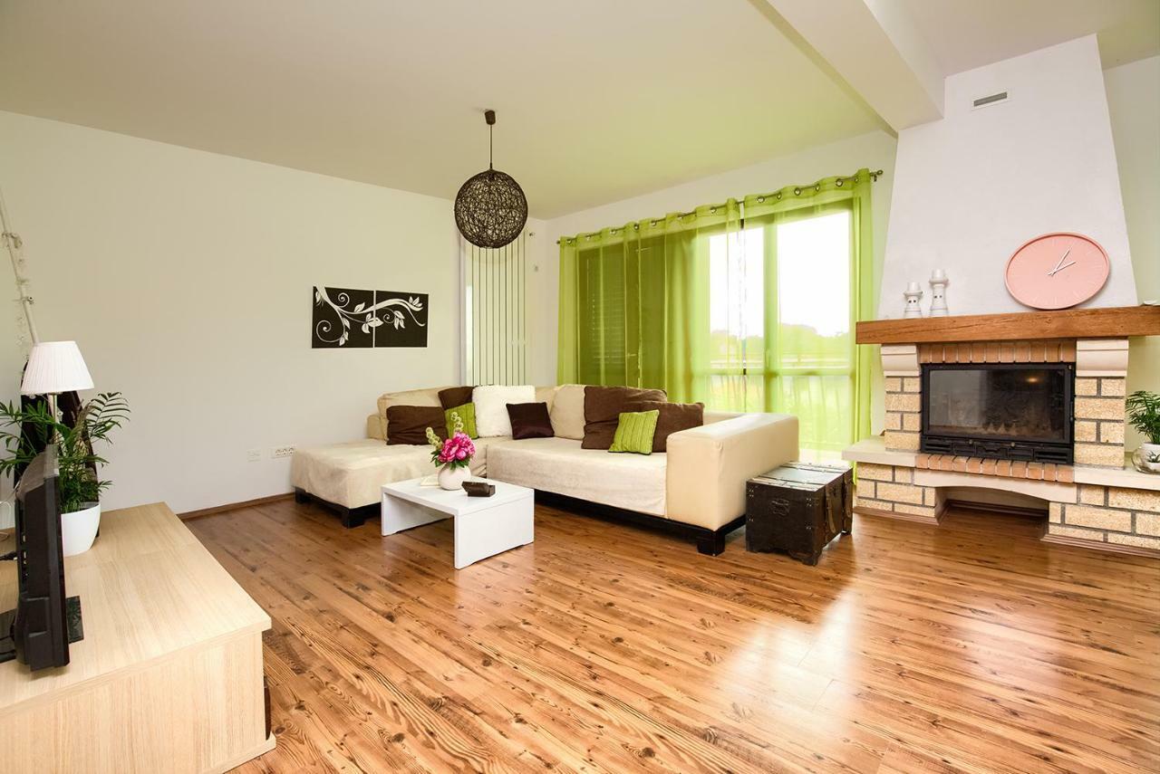 Apartment Lucca Peroj Zewnętrze zdjęcie